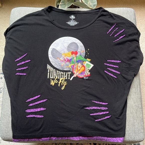Disney Womens Hocus Pocus "Tonight We Fly" Graphic T-Shirt, Size: Large - Picture 7 of 17